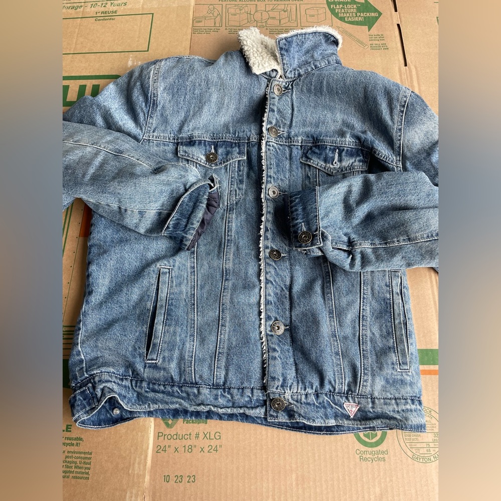 GUESS Large women’s jean jacket